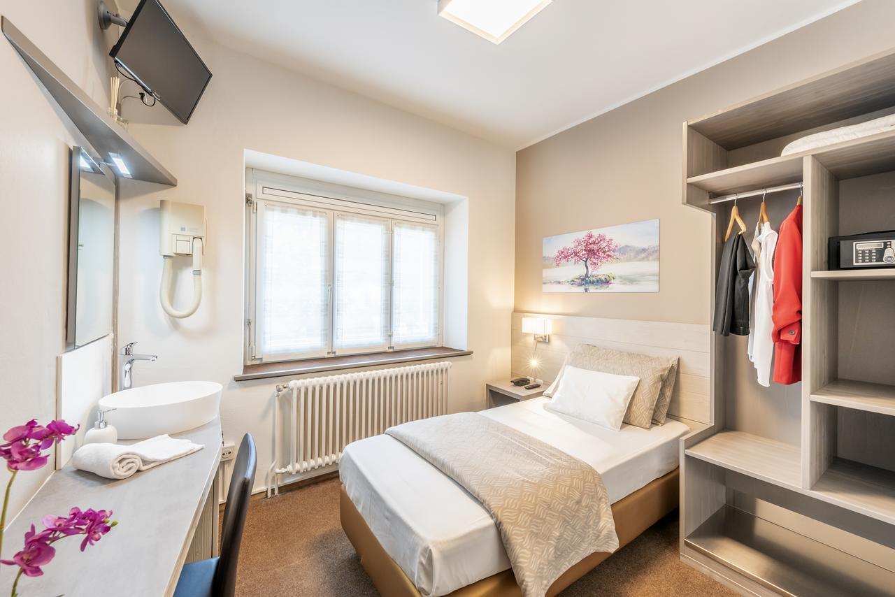 Albergo Ristorante Svizzero Capolago Bagian luar foto