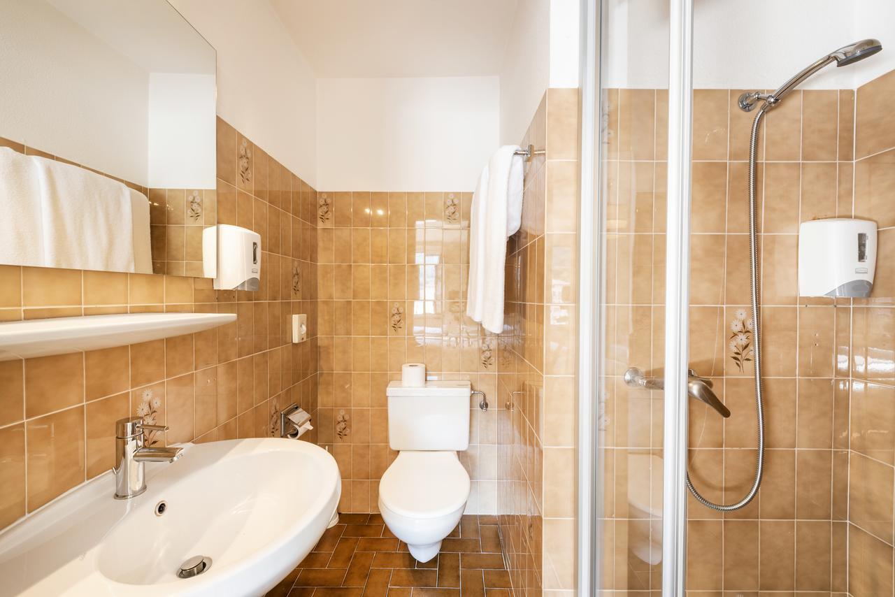 Albergo Ristorante Svizzero Capolago Ruang foto